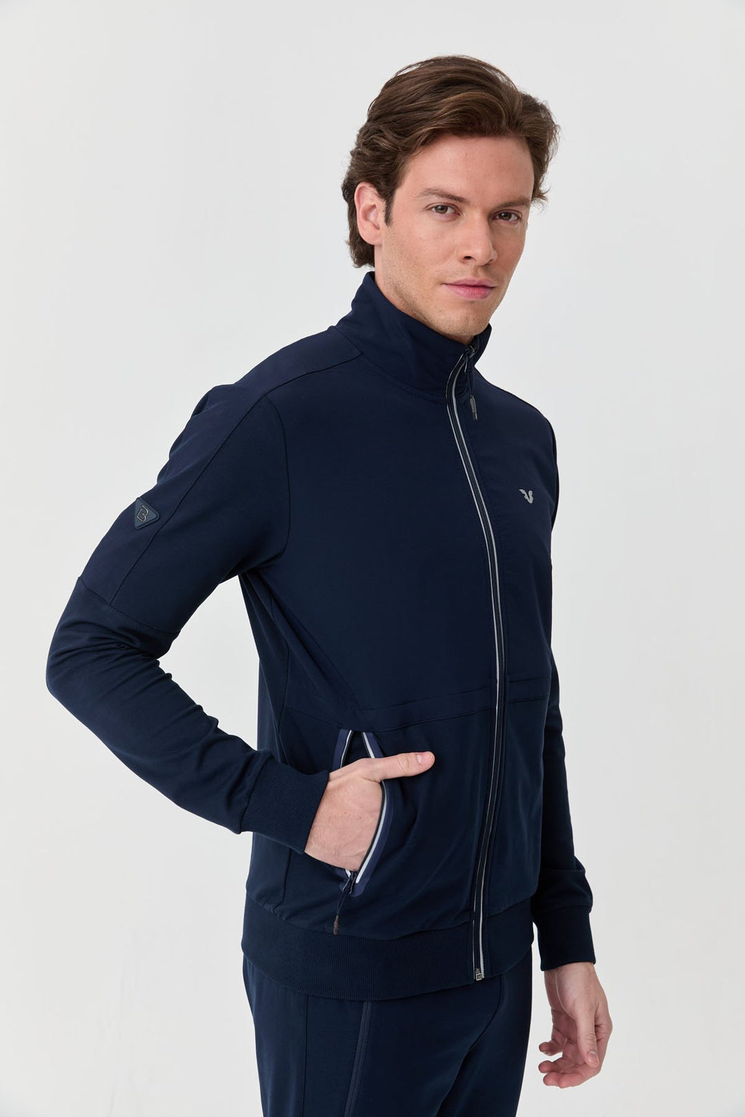 Herren-Trainingsanzug mit Tasche