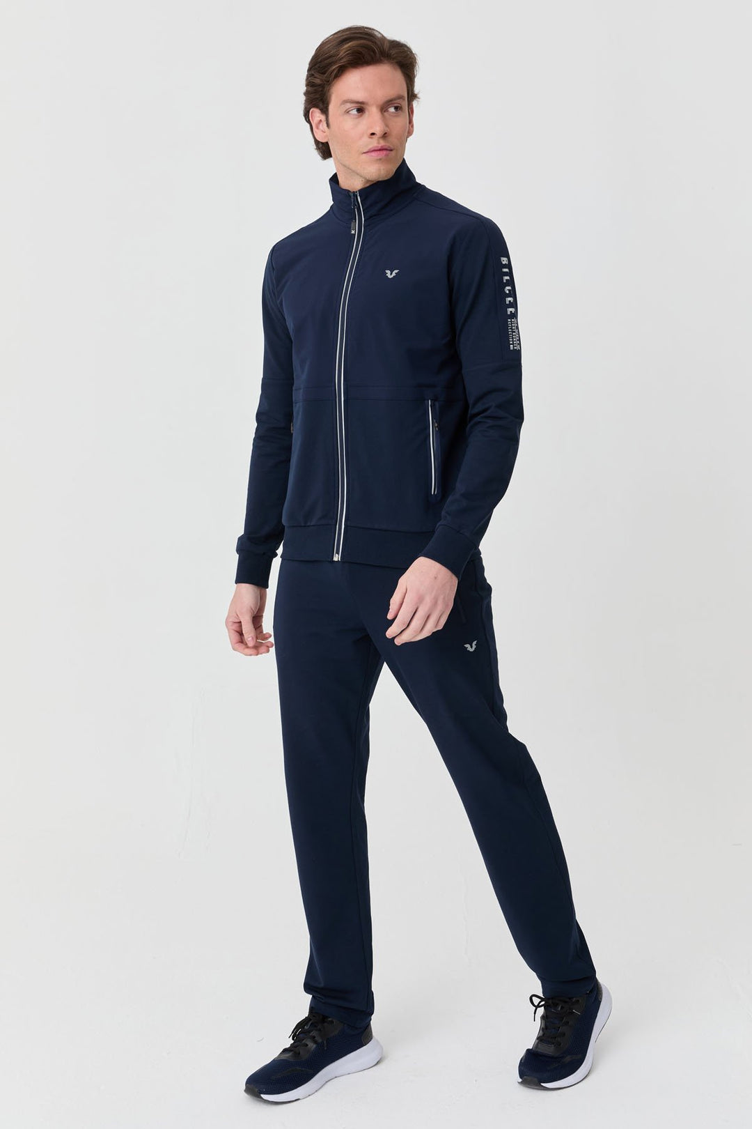 Herren-Trainingsanzug mit Tasche