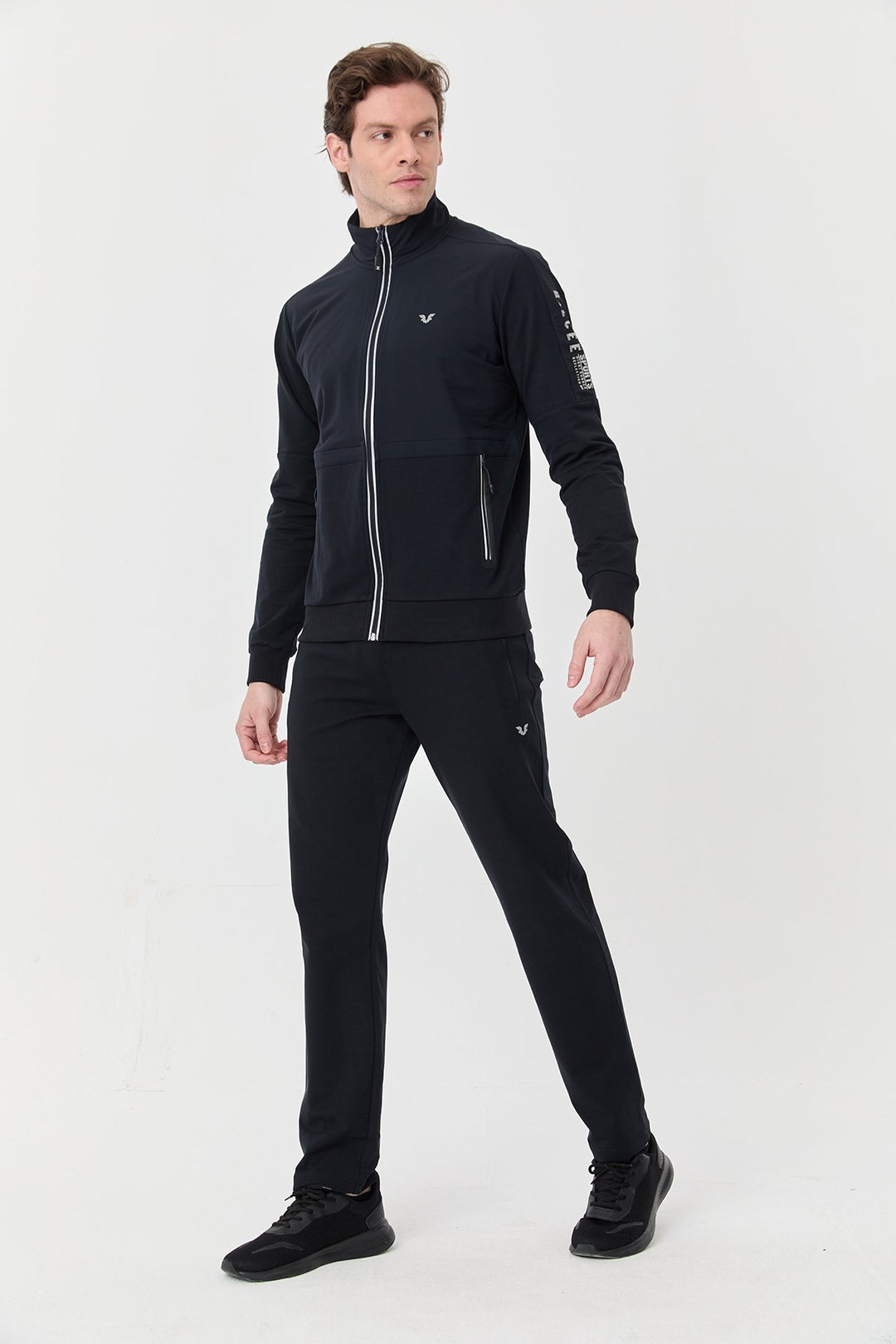 Herren-Trainingsanzug mit Tasche