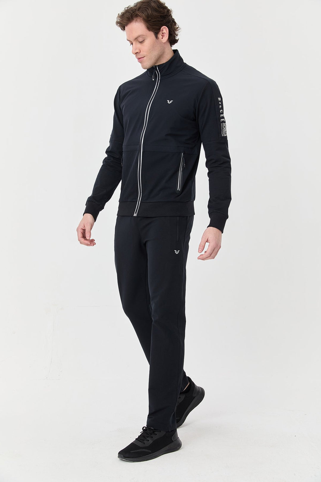 Herren-Trainingsanzug mit Tasche