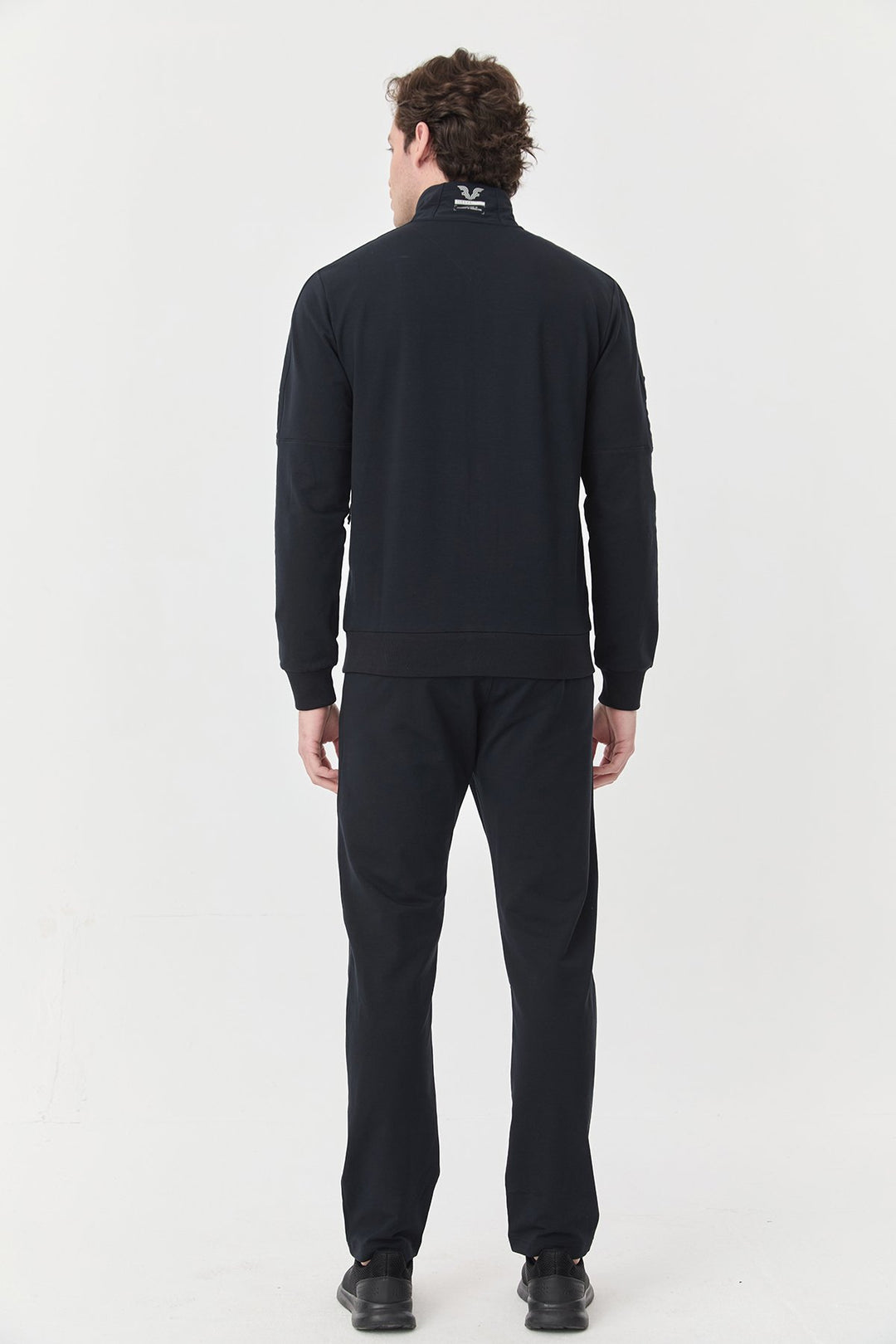 Herren-Trainingsanzug mit Tasche