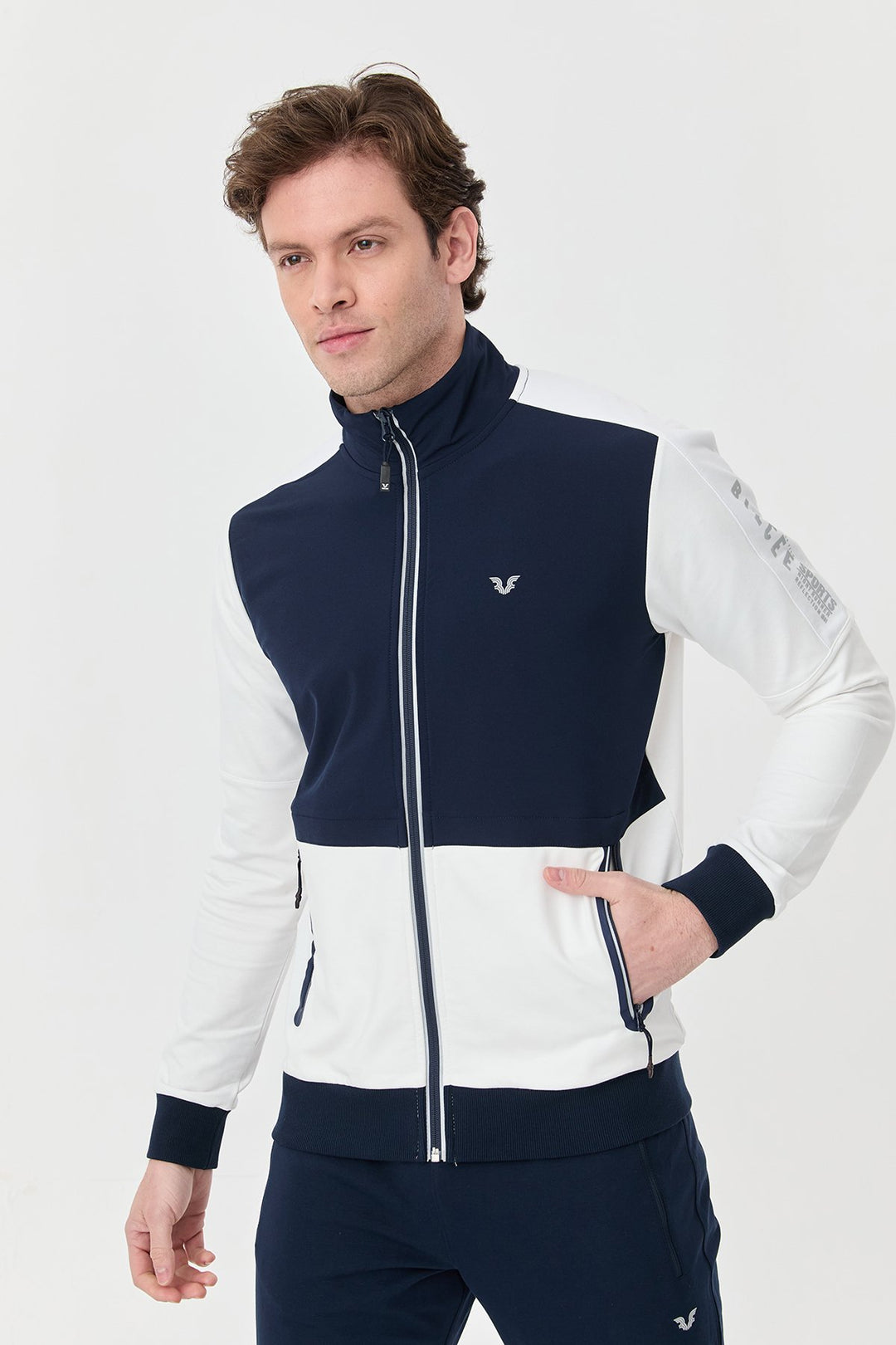 Herren-Trainingsanzug mit Tasche