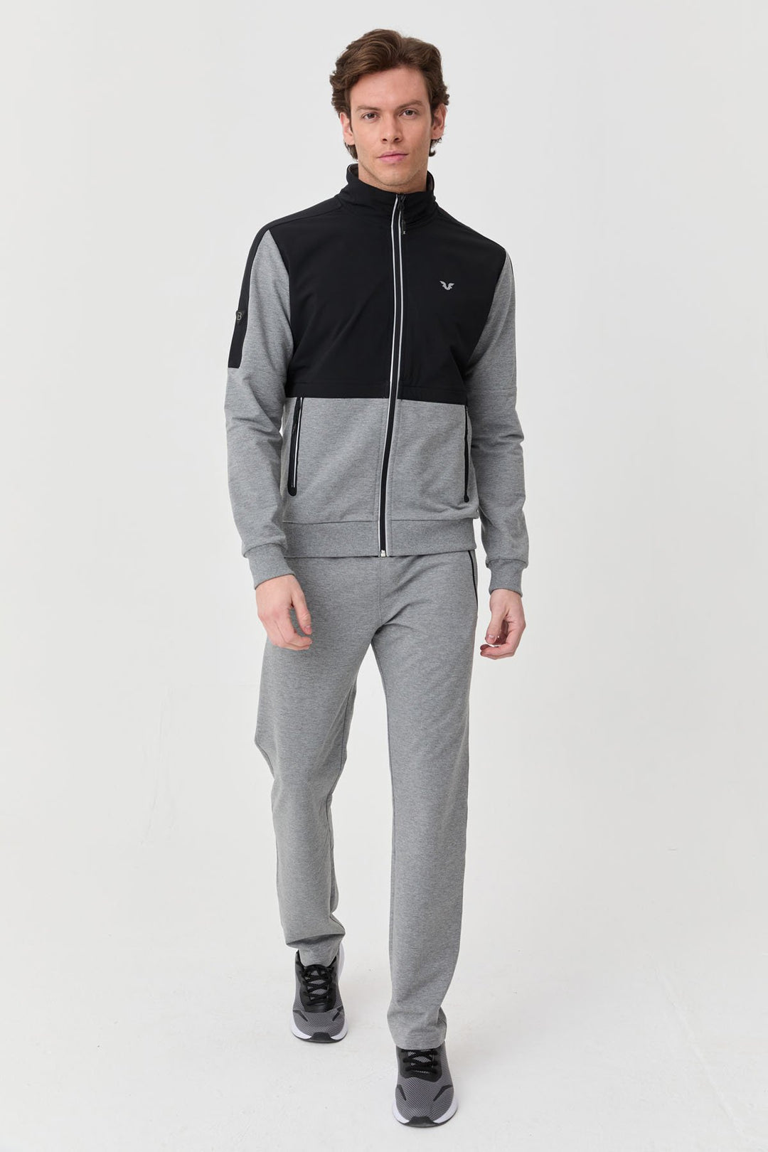 Herren-Trainingsanzug mit Tasche