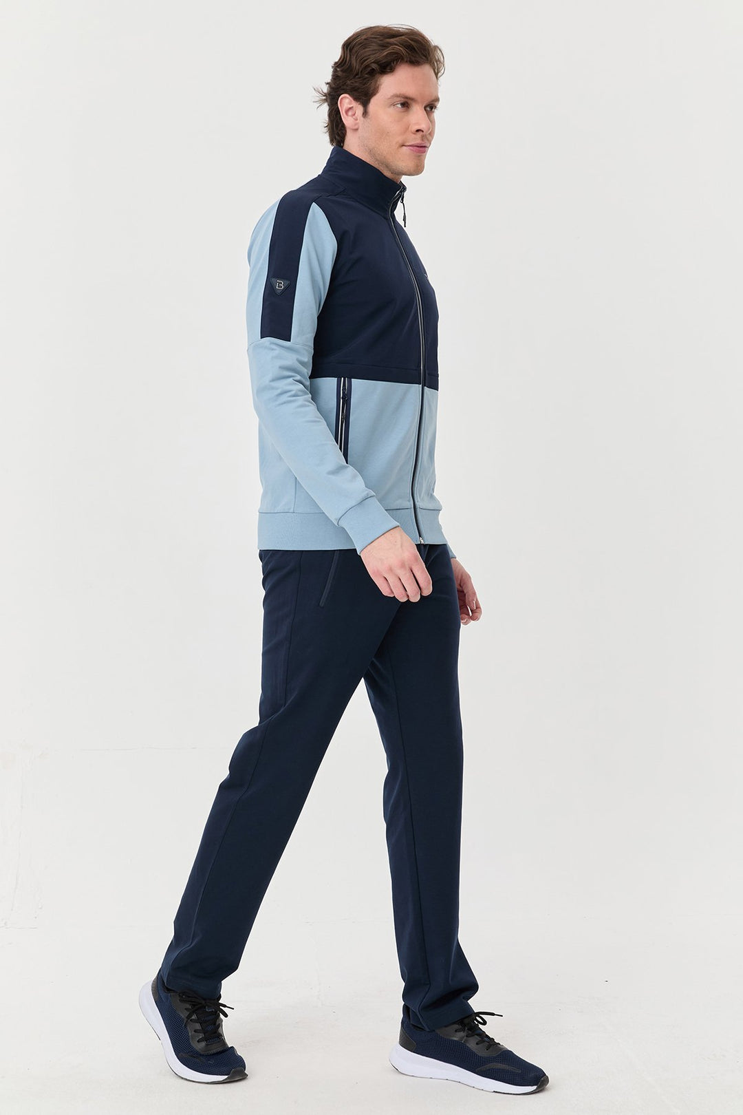 Herren-Trainingsanzug mit Tasche