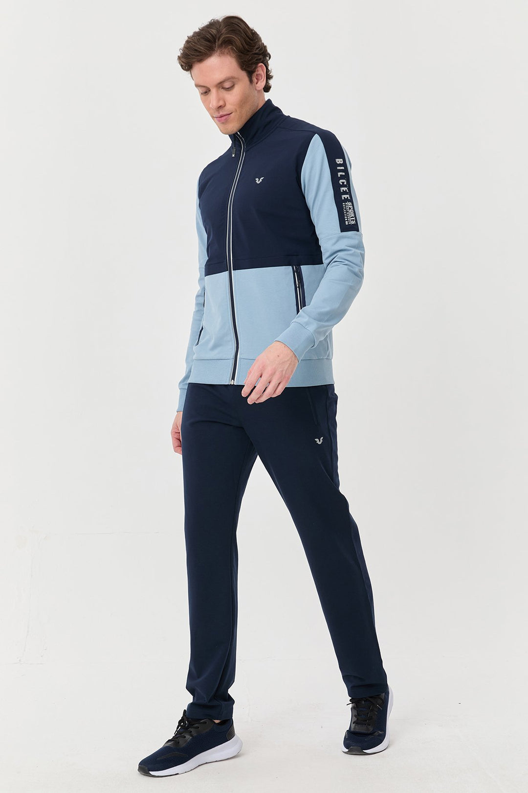 Herren-Trainingsanzug mit Tasche