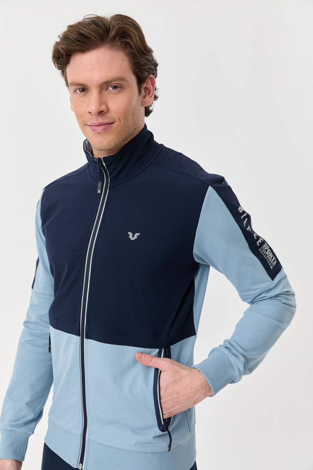 Herren-Trainingsanzug mit Tasche