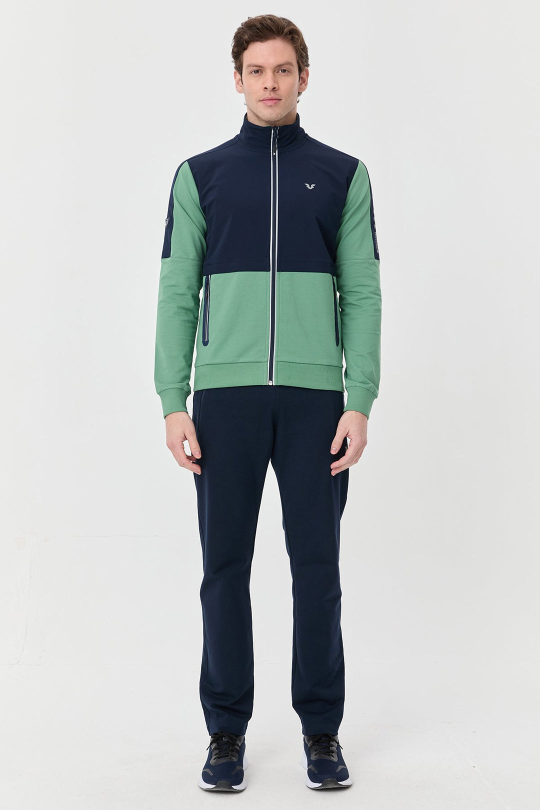 Herren-Trainingsanzug mit Tasche