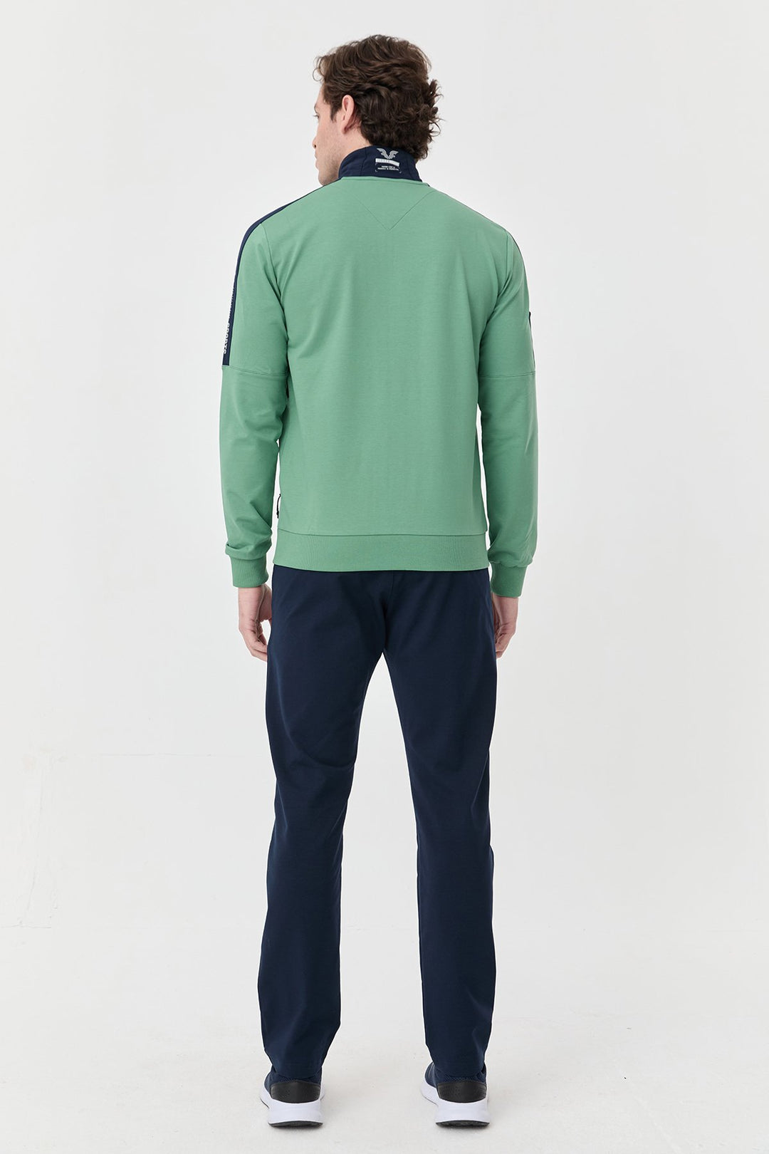 Herren-Trainingsanzug mit Tasche